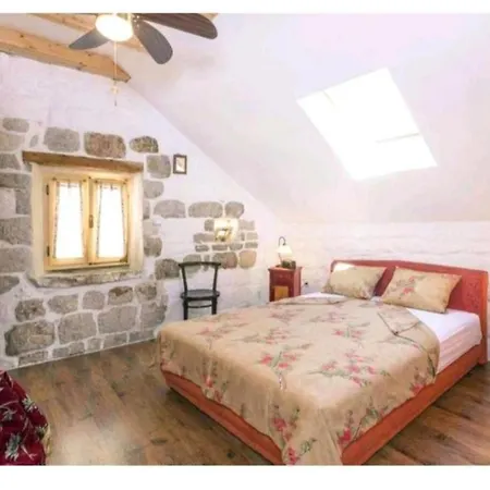 Hvar Heart Heritage Stone House 2 Floors, Up To 6 Persons 펜션